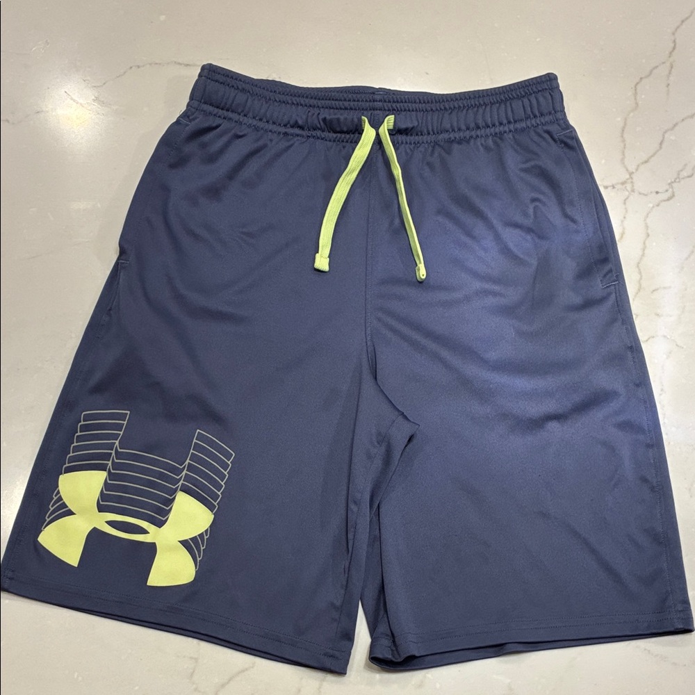 UnderArmour boys (L) blue shorts heatgear